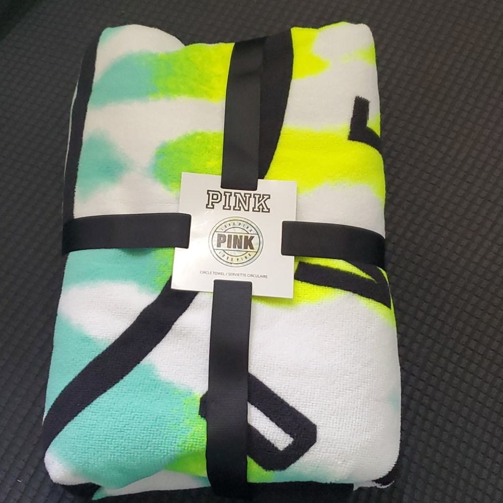 VICTORIA SECRET BEACH TOWEL